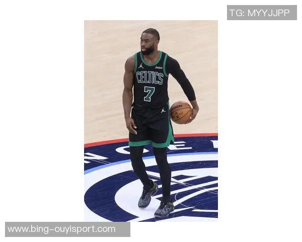 杰伦布朗本赛季表现惊艳已六度得分30东部球员中独领风骚